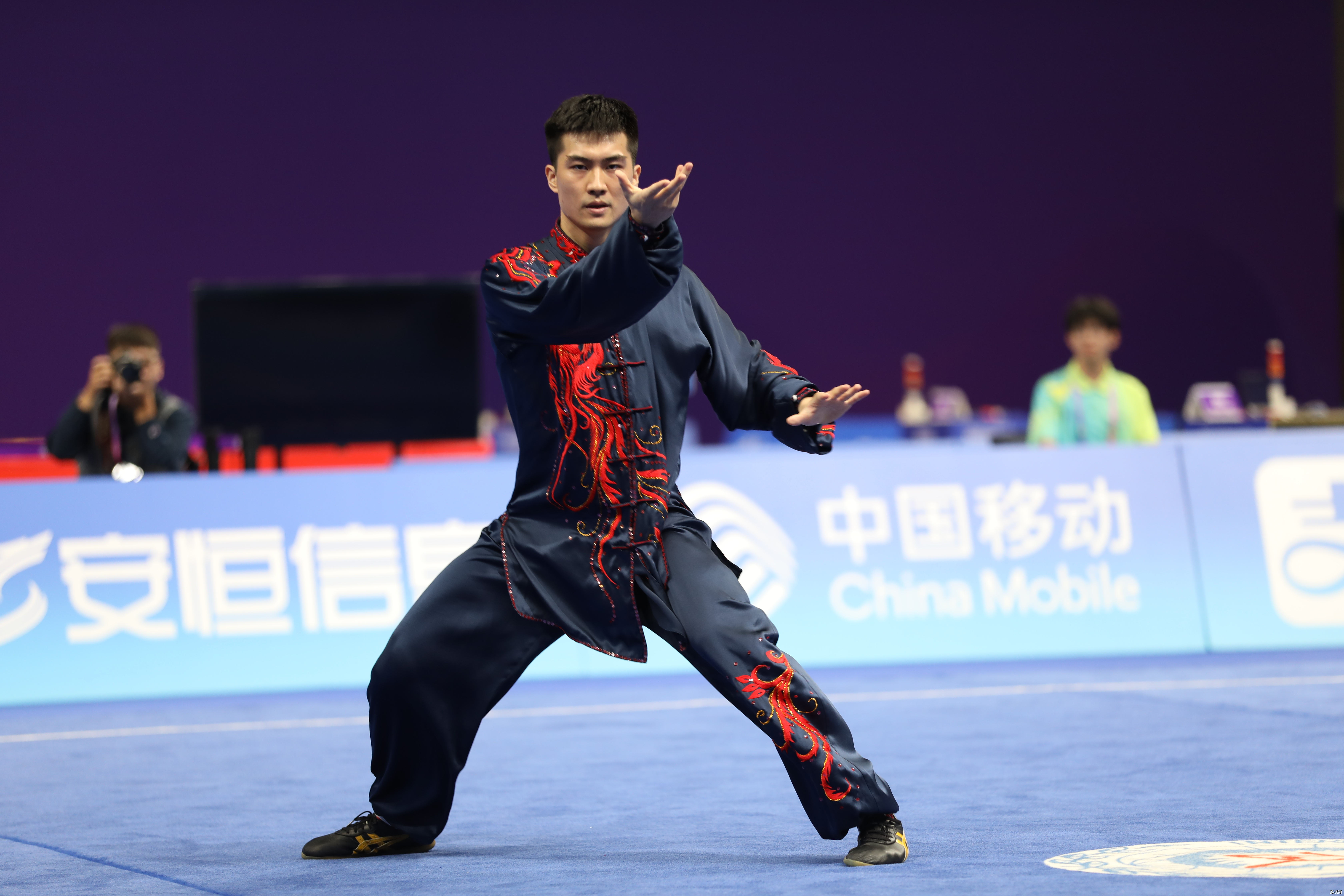 高浩楠夺得武术男子太极拳太极剑全能金牌