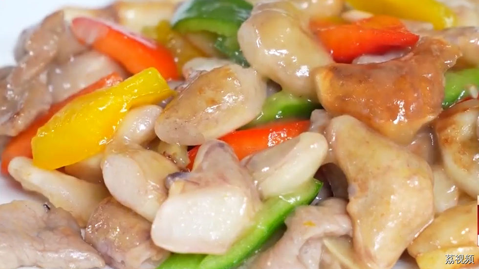 中秋应节食材菱角来了 大厨教你如何烹饪美味菱角