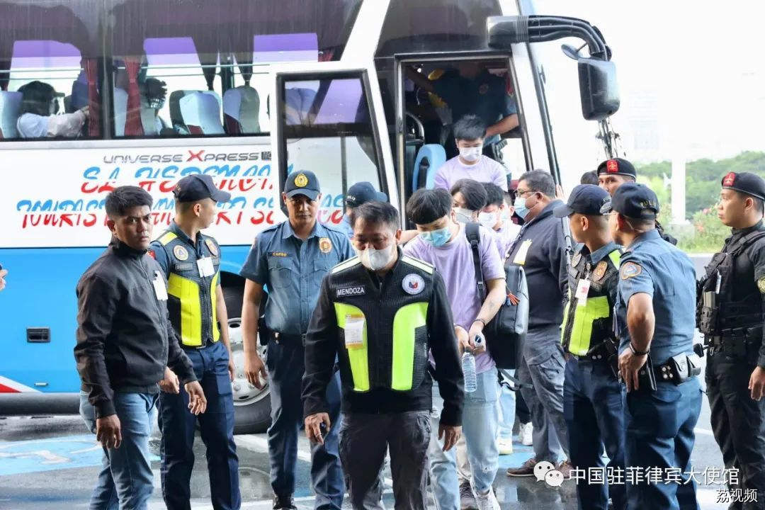 中菲合作遣返36名在菲从事离岸博彩中国公民