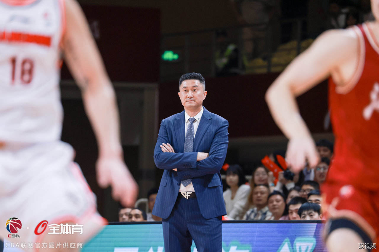 杜锋：希望年轻球员尽早适应主客场制