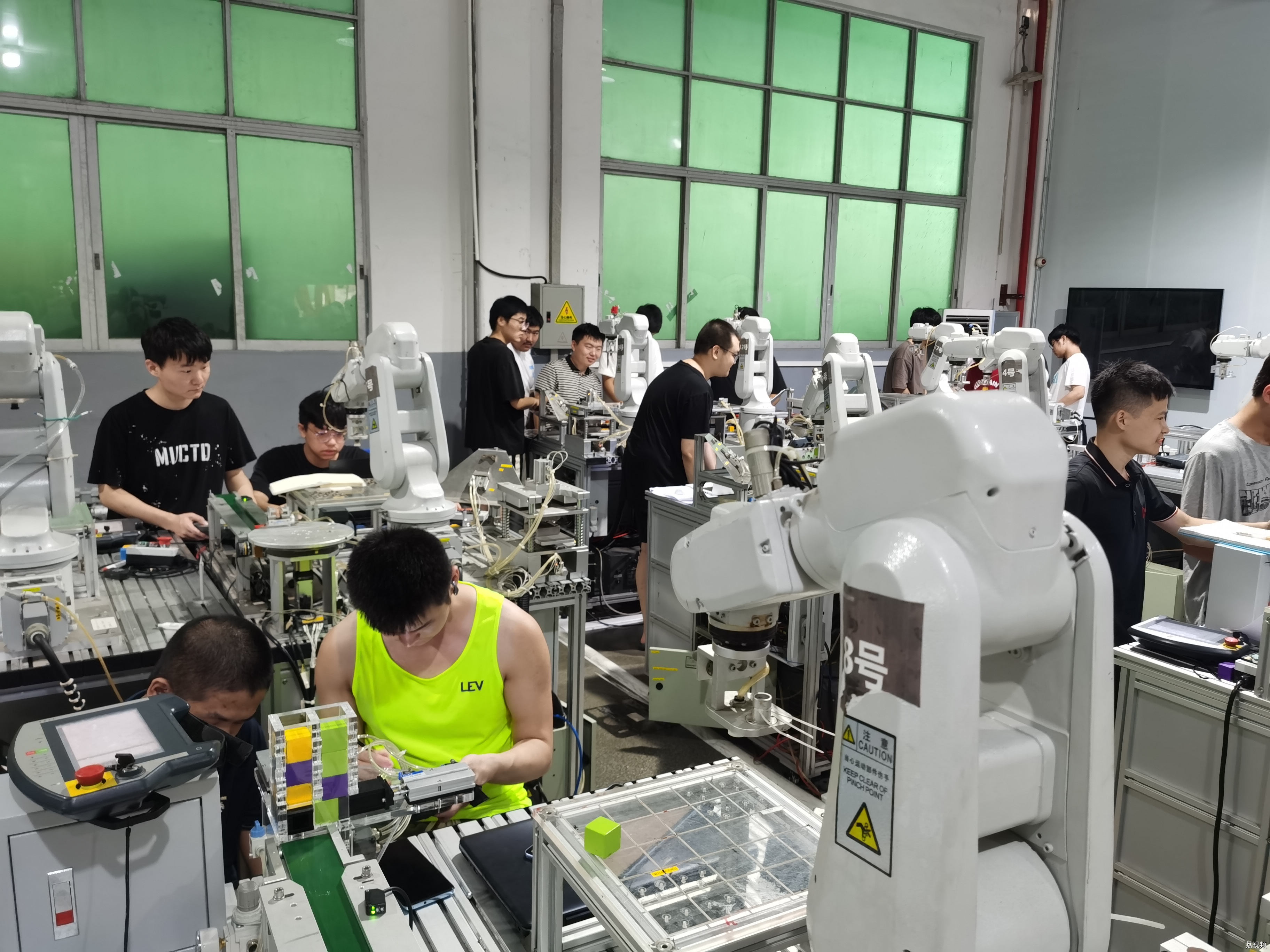 工业第5城：“百亿补贴” 激发小企业释放大能量|粤制造超能小巨人