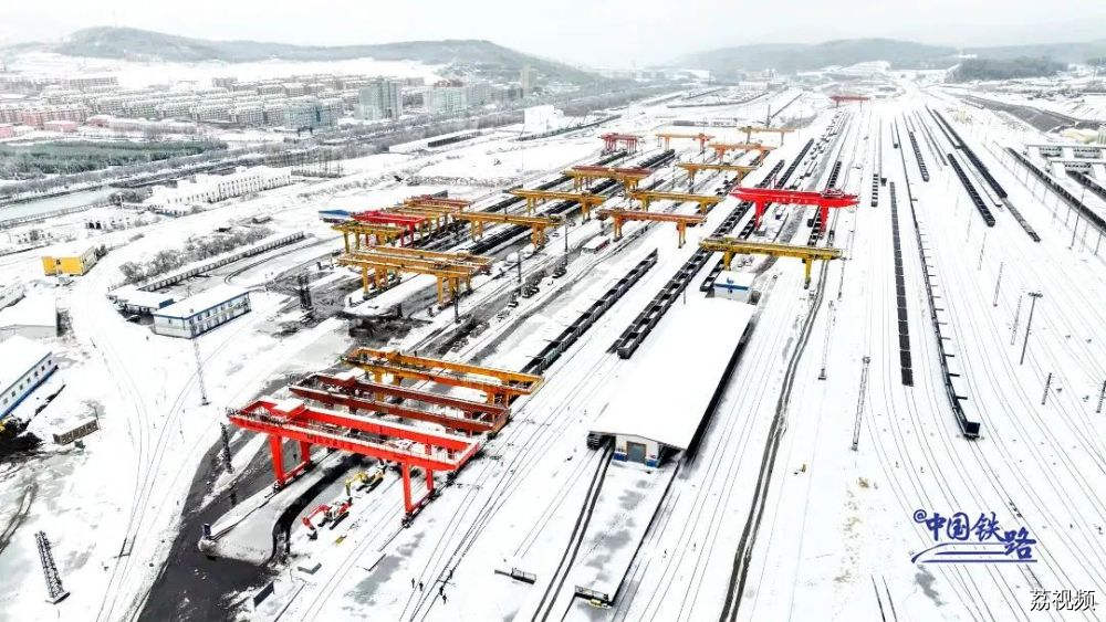 中国铁路：启动降雪红色预警