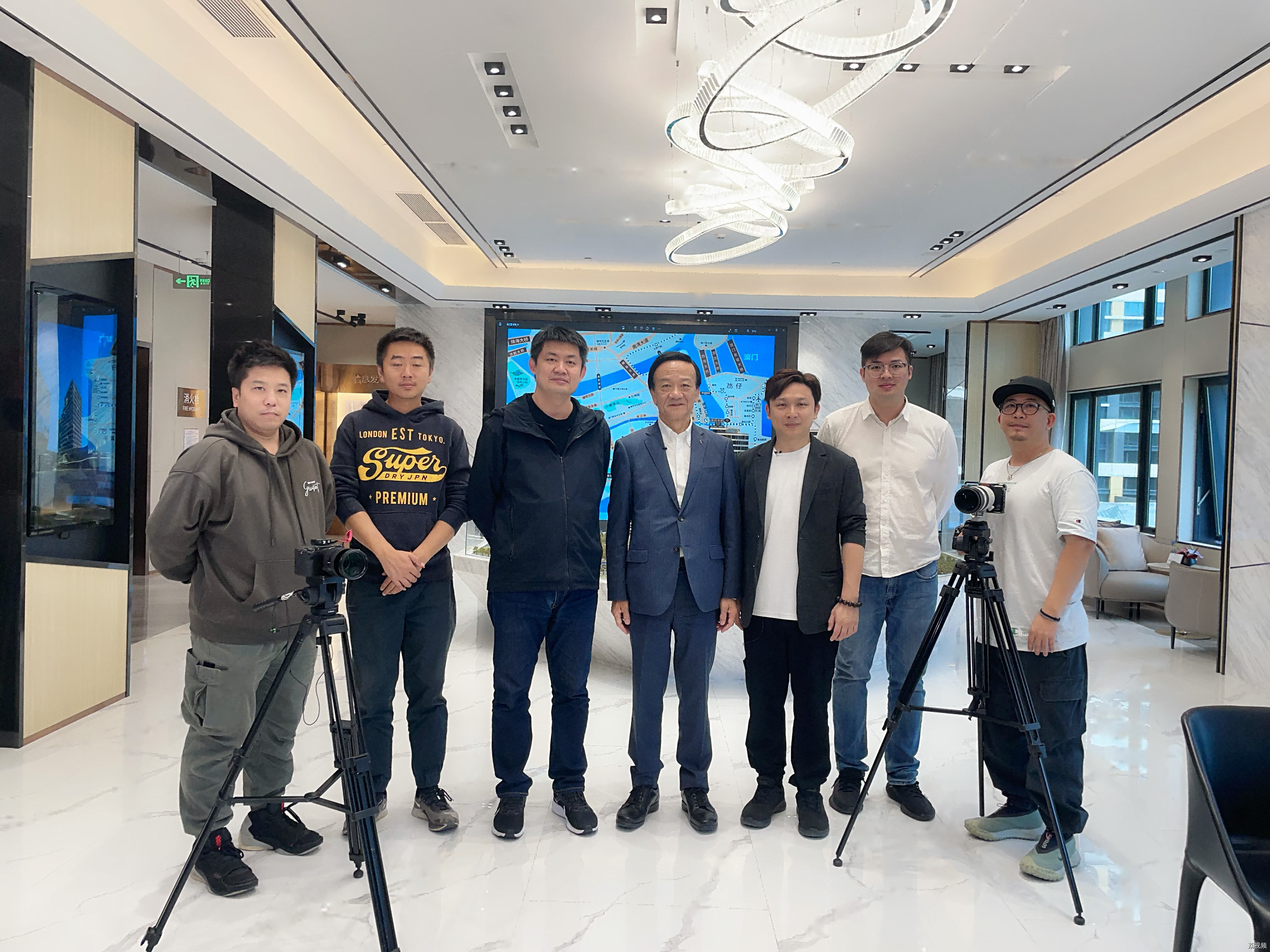 扛起父辈旗帜，传承改革开放精神！