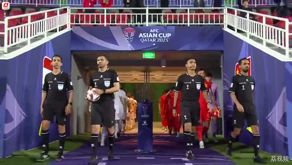 亚洲杯首战国足0-0战平塔吉克斯坦 朱辰杰进球被吹
