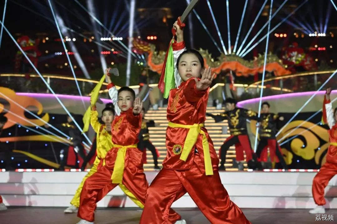 传承与创新，超越自己，2024粤语除夕特别节目又出圈了