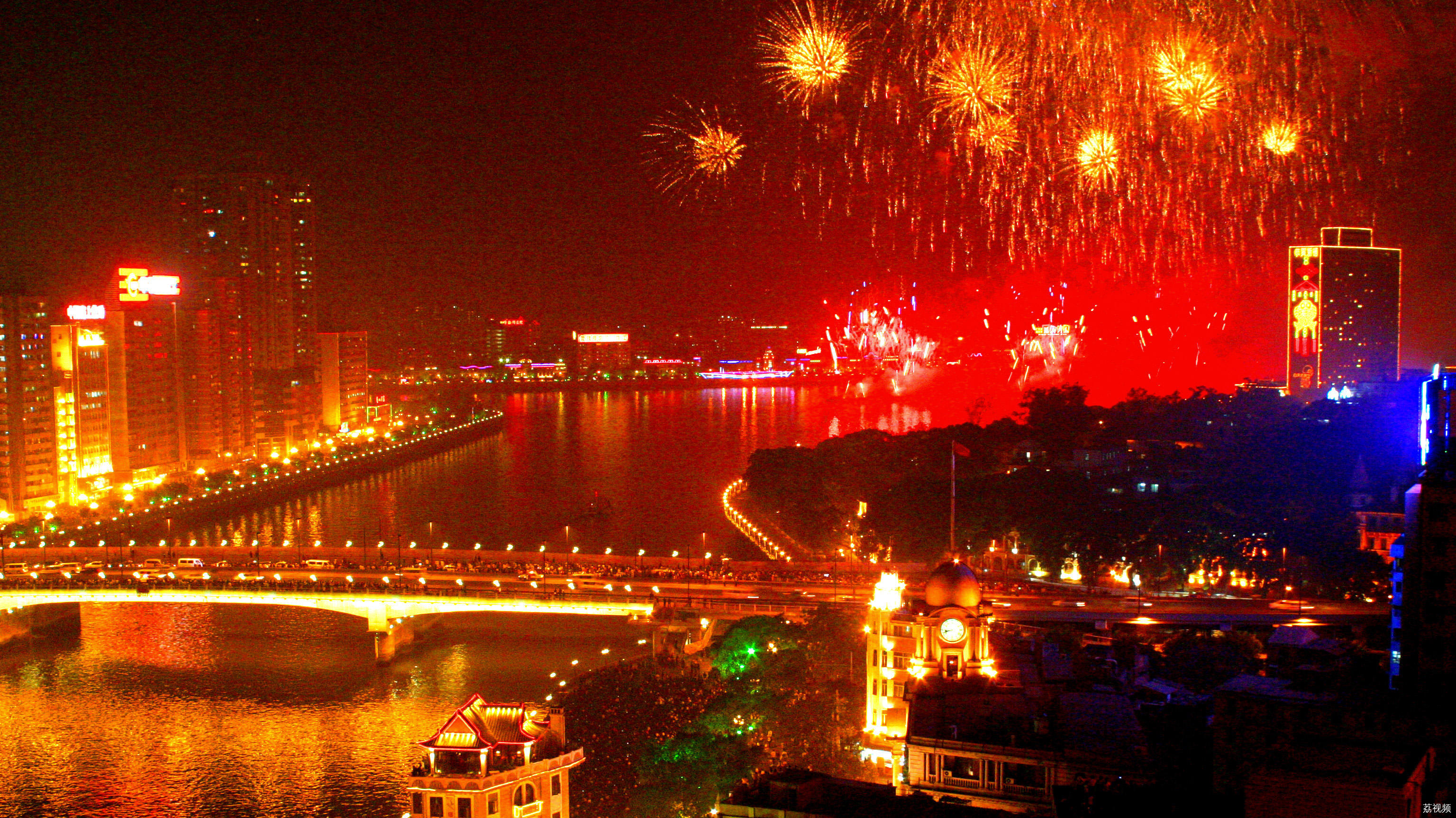 广州明后天将迎出城高峰！白鹅潭烟花汇演当天天气如何？最新消息→