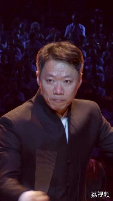 齐·宝力高燃情登台，携手徒步乐团邀你喝一杯草原美酒