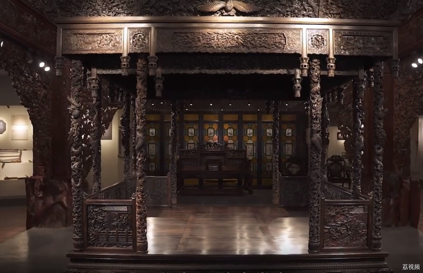 龙凤呈祥架子床为何价值千万？打卡慈禧太后同款大床