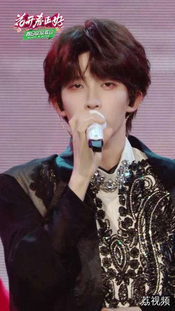 “风声飘飘，雨也潇潇，夜半还睡不着”——刘宇《剑魂》