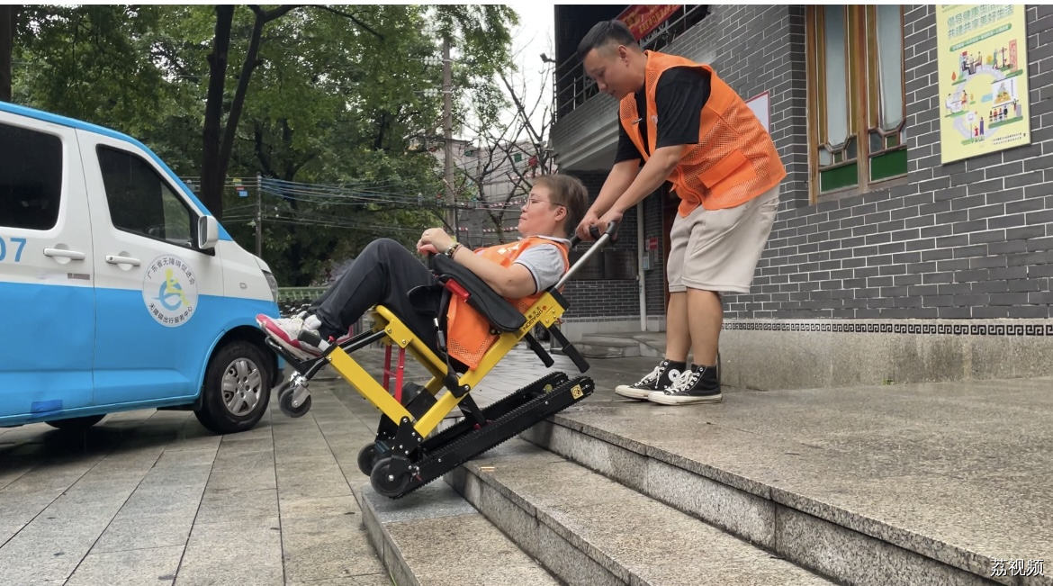 荔湾公益创投｜党建引领，暖心服务——“帮帮康健行”项目走进冲口街