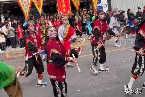 “今年愿望是多多挣钱！”#广州沙河服装市场开市跳英歌舞庆祝