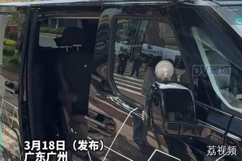 #记者体验最新款“自动驾驶出租车”