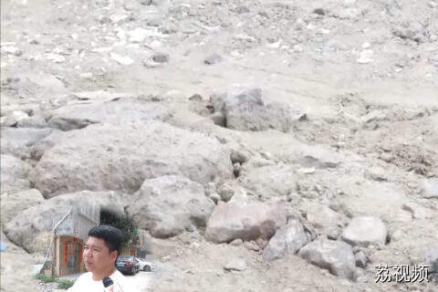 阳江一道路改造工程烂尾，4 5年还是烂路 灰尘滚滚