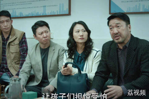 女孩子穿裙子没有错，错的是那些可耻的偷拍者