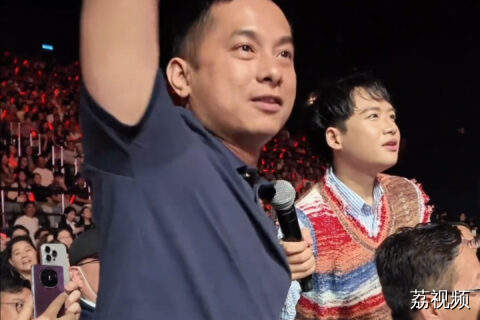 潮汕小哥与任贤齐合唱Beyond经典粤语歌《光辉岁月》