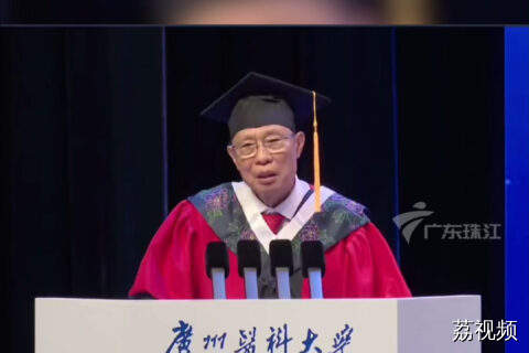 钟南山自谦“三无”大夫，破浪前行绽光彩