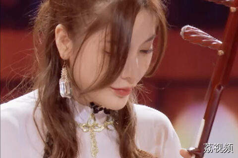 弦上流淌着无言的牵挂，谁能忍住不落泪？#国乐大典#