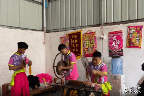 “冼村杯”2025年狮王争霸赛 | 四会鸿德龙狮体育会