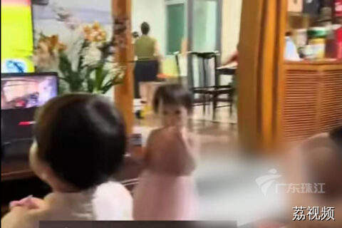 广东五姊妹生十娃，齐聚外公家现欢乐“混乱”