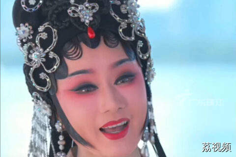 曾小敏再唱主题曲《圆我的愿》，一开口梦回电影《白蛇传·情》