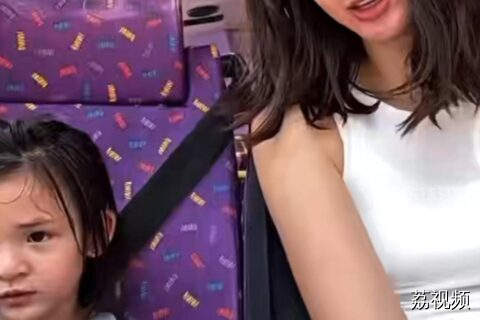 当外国妈妈尝试同混血女儿用广东话聊天，网友：宝宝的反应太可爱
