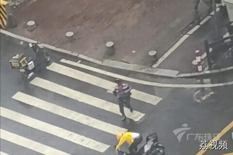 台风肆虐广东，这一幕尽显人间有爱