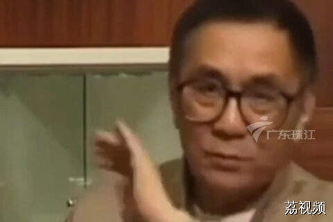 黄霑创作《沧海一声笑》曾被徐克退稿6次，后因这四个字获得启发