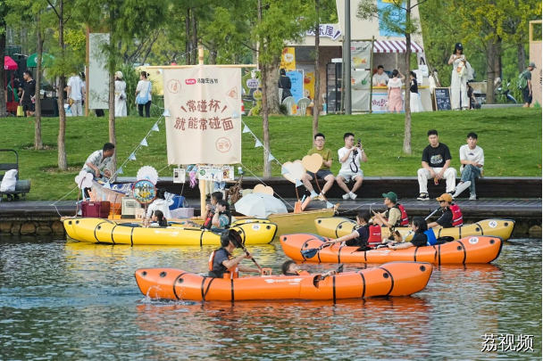 第三届马路生活节收官：三城联动300场活动，参与商家同比超10倍