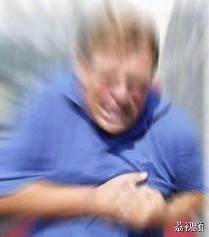 胸口闷痛是累了还是心血管出了问题？这些心脏的求救信号，千万别当“