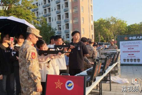 强军征途，就等你来！2026年广东征兵宣讲进校园开讲