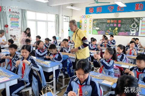 一生守护草龙舞，传承人让非遗重焕光彩代代相传