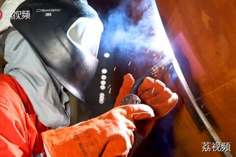 从一线焊工到金牌教练，用焊花铸就国之重器