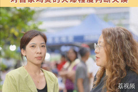 公主，五一也别回家了，告诉老莫，我想吃鸡了。#莫氏鸡煲 #全网最不想红的鸡煲 #佛山美食