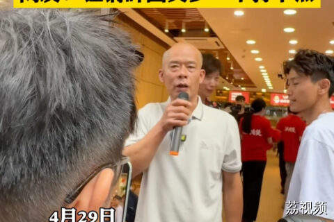 莫氏鸡煲来大良，莫叔说不用去老店，新店有空调。#老广的味道 #莫氏鸡煲 #顺德美食 #