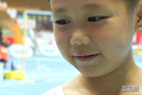 “除了我爸，谁都能陪我打球！”