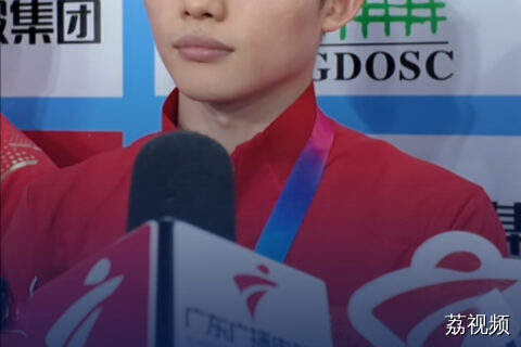 双向奔赴！王宗源 郑九源获全国跳水冠军赛男子双人3米跳板冠军